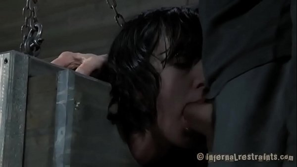 Stuffing hotty with hard fucktoy